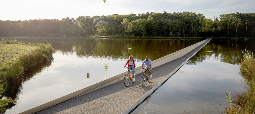 Fietsen door het water